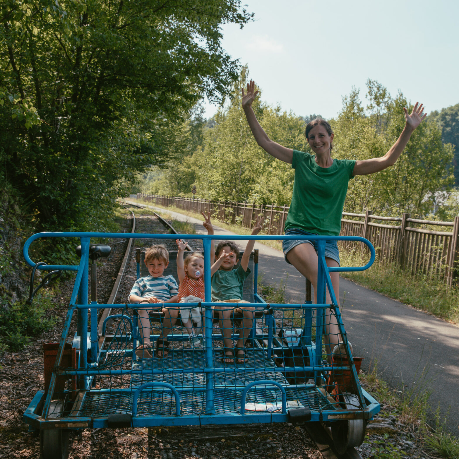 Vallée de la Meuse en famille : un journée entre découvertes gourmandes et amusement